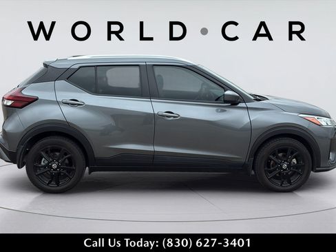 Used 2021 Nissan Kicks SV FWD image 17