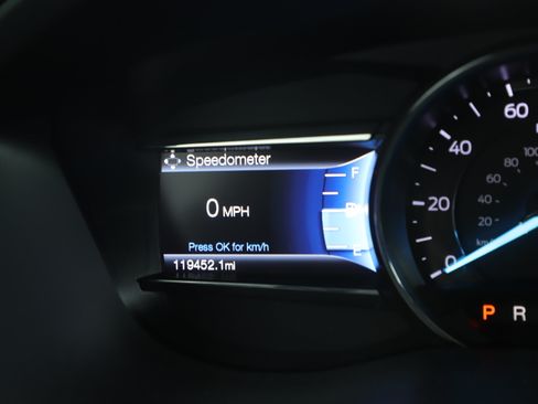 Used 2017 Ford Explorer Limited w/ Equipment Group 301A FWD image 18