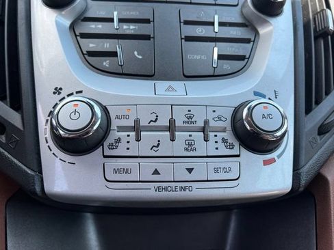 Used 2016 Chevrolet Equinox LTZ w/ Enhanced Convenience Package FWD image 19