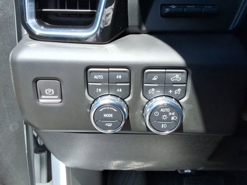 Certified 2024 GMC Sierra 2500 Denali Ultimate AWD/4WD image 41