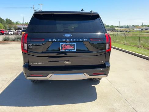 Used 2025 Ford Expedition Max Platinum AWD/4WD image 8