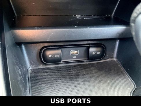 Used 2025 Kia Soul LX w/ LX Technology Package FWD image 9