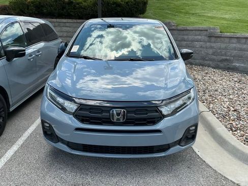Used 2025 Honda Odyssey Sport-L image 3