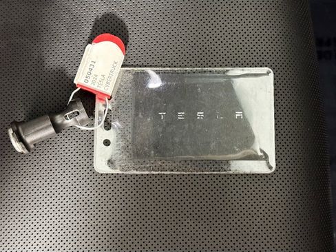 Used 2024 Tesla Cybertruck AWD Crew Cab image 34