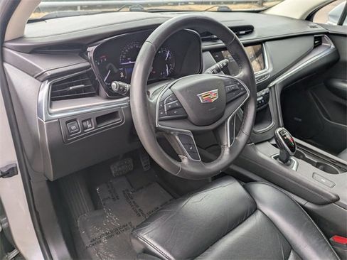 Used 2017 Cadillac XT5 Luxury image 11