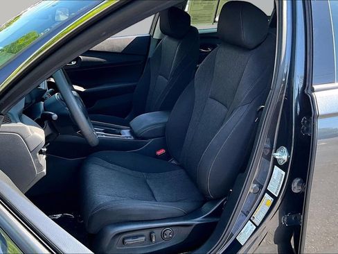 Used 2024 Honda Accord EX image 17