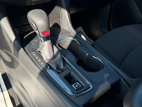 Used 2023 Chevrolet Equinox RS AWD/4WD image 17
