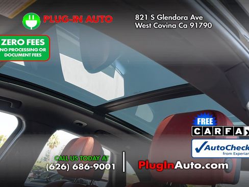 Used 2019 Porsche Macan AWD/4WD image 2