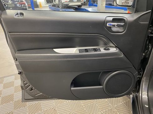 Used 2017 Jeep Compass High Altitude image 17