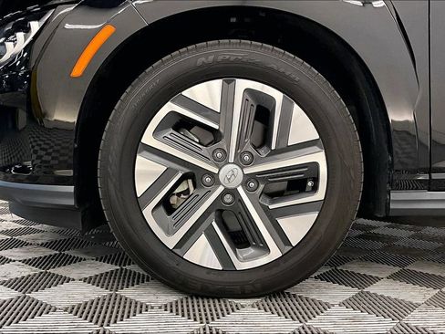 Used 2023 Hyundai Kona Limited FWD image 8