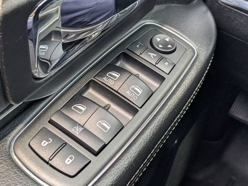 Used 2015 RAM 2500 Laramie w/ Cold Weather Group AWD/4WD image 22