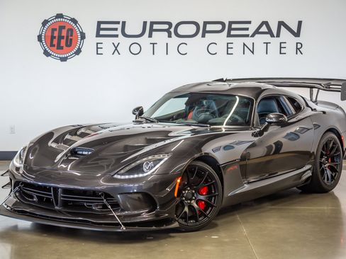 Used 2016 Dodge Viper ACR w/ Exterior Carbon Fiber Package RWD image 5