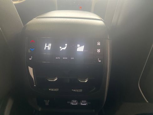 Used 2023 Jeep Grand Cherokee L Limited w/ Rear Seat Video Group I AWD/4WD image 39