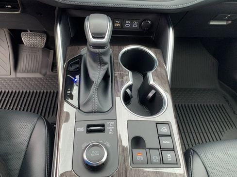 New 2026 Toyota Highlander Platinum AWD/4WD image 26