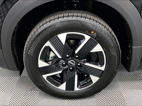 New 2026 Nissan Kicks SV w/ Cold Weather Package AWD/4WD image 13