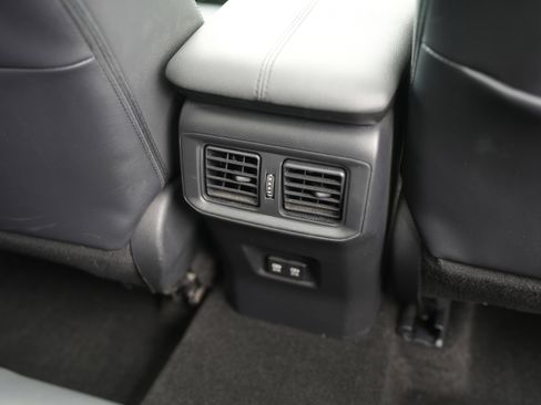 Used 2021 Toyota RAV4 Limited AWD/4WD image 32
