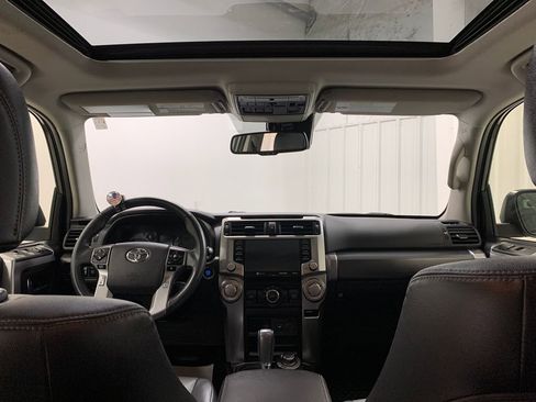 Used 2020 Toyota 4Runner SR5 Premium w/ Moonroof Package AWD/4WD image 19