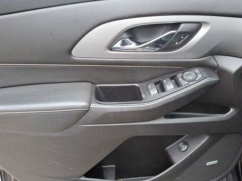 Used 2019 Chevrolet Traverse LT w/ LT Premium Package image 14