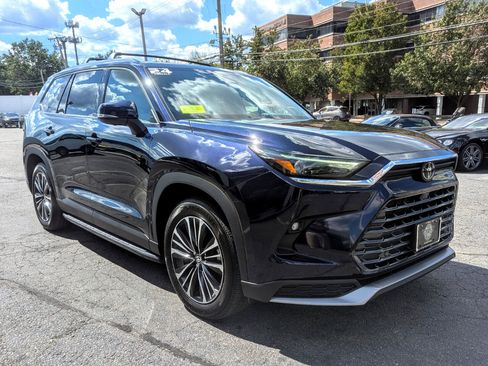 Used 2024 Toyota Grand Highlander AWD Hybrid image 5