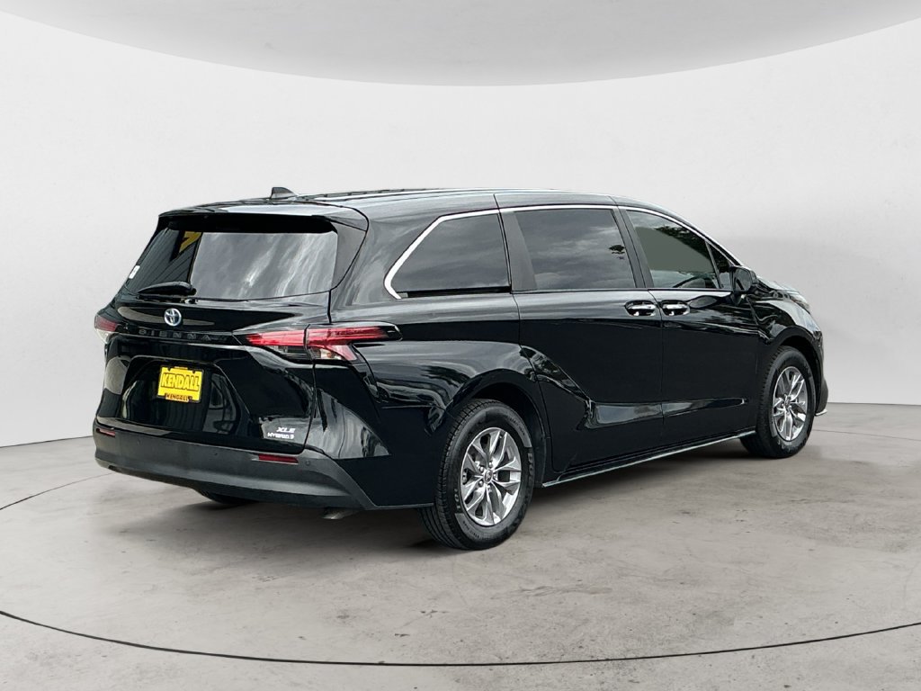 Used 2022 Toyota Sienna XLE FWD image 5