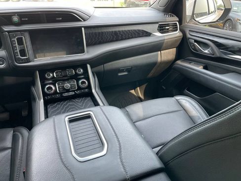 Used 2022 GMC Yukon Denali AWD/4WD image 14
