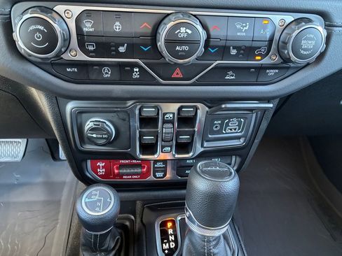 New 2025 Jeep Gladiator Rubicon w/ Convenience Group image 11