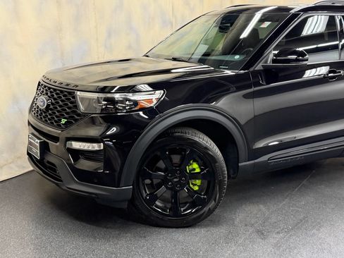 Used 2022 Ford Explorer ST w/ ST Street Pack AWD/4WD image 2