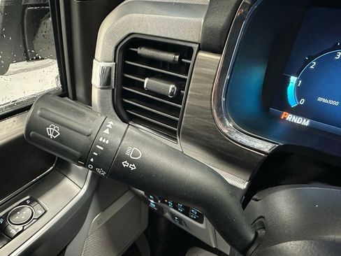 Used 2025 Ford F150 Lariat w/ Equipment Group 501A Mid image 22