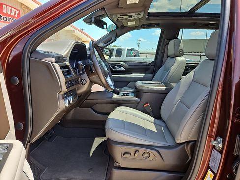 Used 2022 GMC Yukon SLT w/ SLT Premium Package AWD/4WD image 12
