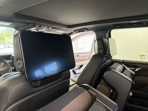 New 2026 GMC Yukon XL Denali Ultimate w/ LPO, Floor Liner Package AWD/4WD image 36
