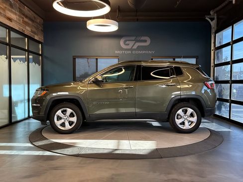 Used 2018 Jeep Compass Latitude w/ Popular Equipment Group AWD/4WD image 6
