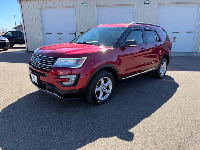 Used 2016 Ford Explorer XLT w/ Equipment Group 202A AWD/4WD image 7