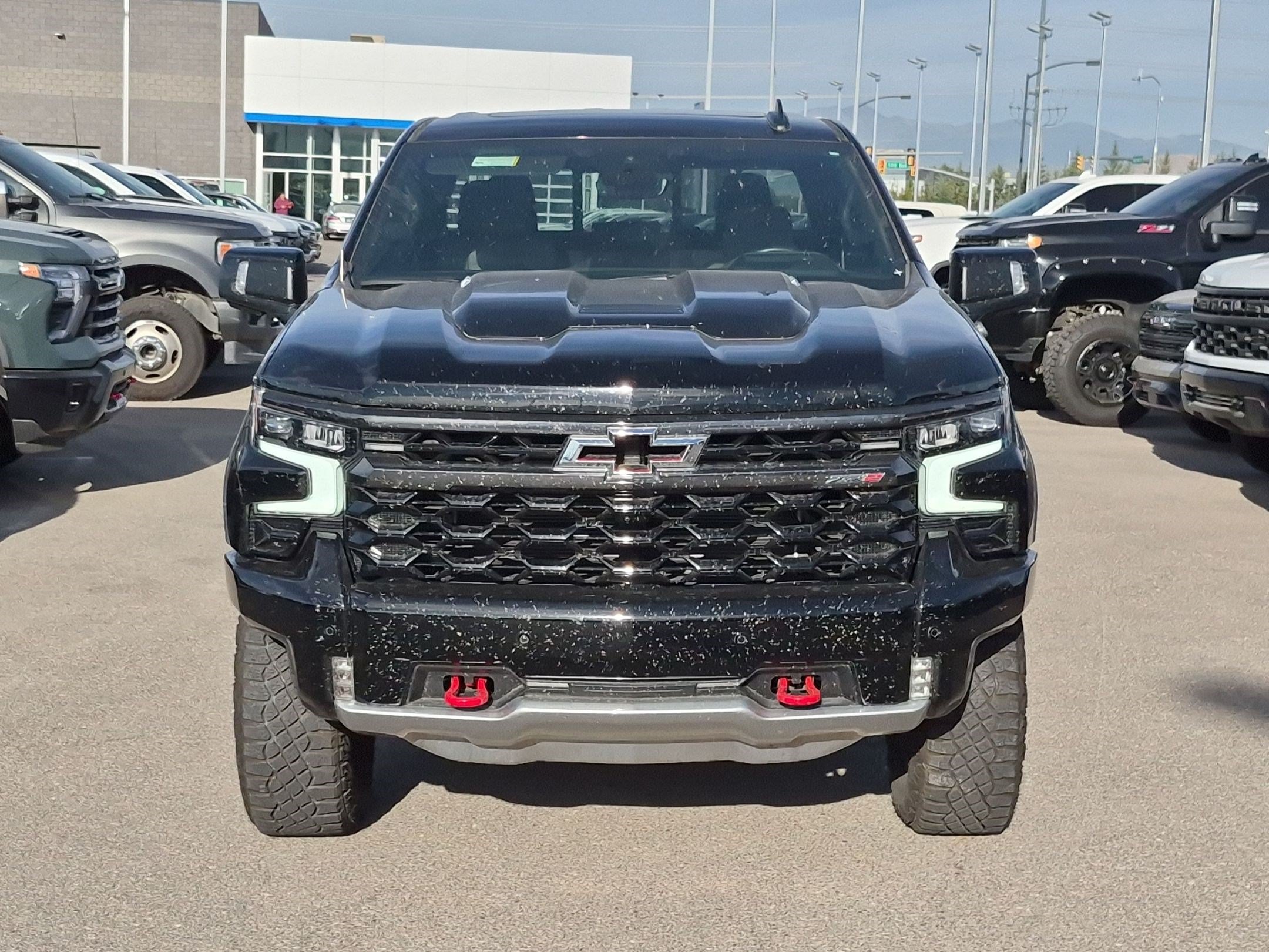 Used 2025 Chevrolet Silverado 1500 ZR2 w/ Technology Package AWD/4WD image 9