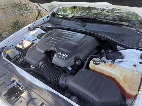 Used 2014 Chrysler 300 image 19