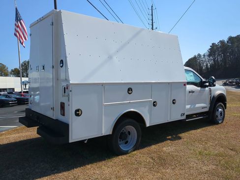New 2025 Ford F550 4x4 Regular Cab Super Duty image 5