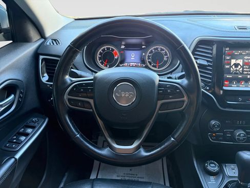 Used 2019 Jeep Cherokee Limited AWD/4WD image 29