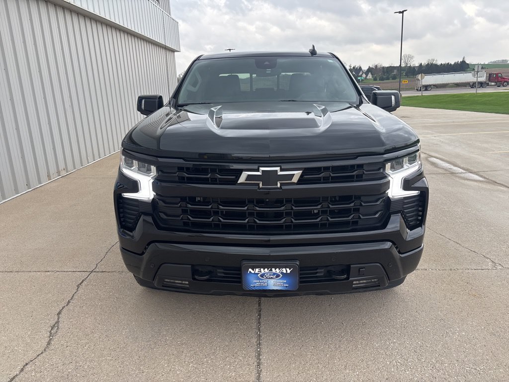Used 2024 Chevrolet Silverado 1500 RST AWD/4WD image 2