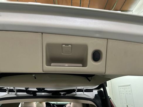 Used 2019 Cadillac Escalade Luxury AWD/4WD image 19