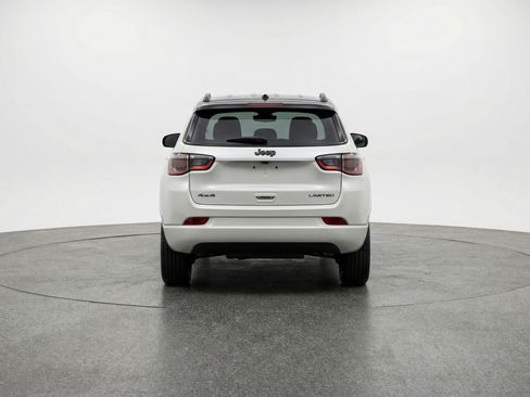 Used 2025 Jeep Compass Limited image 7