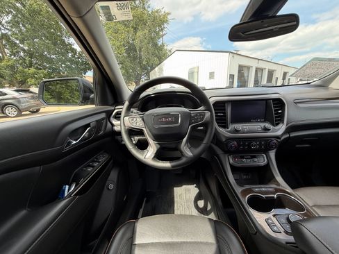 Used 2023 GMC Acadia AT4 w/ Preferred Package AWD/4WD image 2