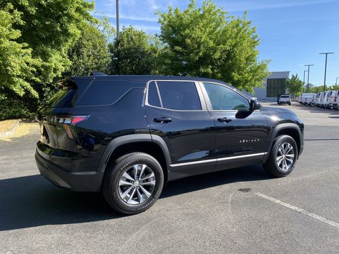 Used 2026 Chevrolet Equinox LT image 9