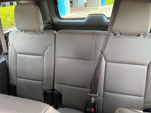 Used 2024 Chevrolet Suburban LT RWD image 12