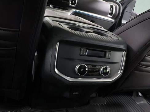 Used 2025 Ford Expedition Platinum w/ Platinum Ultimate Package AWD/4WD image 27