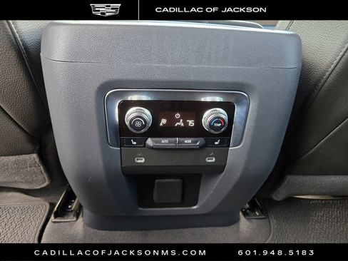 Used 2023 GMC Yukon XL Denali AWD/4WD image 6