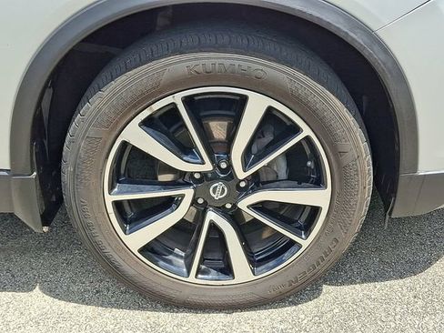 Used 2019 Nissan Rogue SL w/ Premium Package AWD/4WD image 8