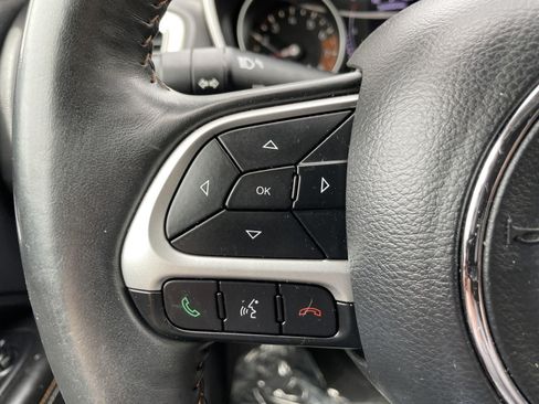 Used 2018 Jeep Compass Latitude FWD image 21