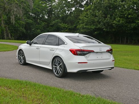 Used 2023 Honda Civic Touring image 3
