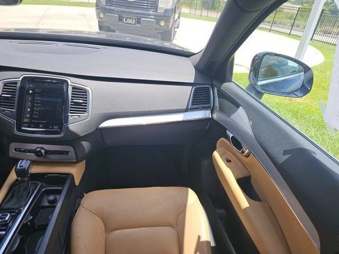 Used 2017 Volvo XC90 T6 Momentum w/ Vision Package AWD/4WD image 24