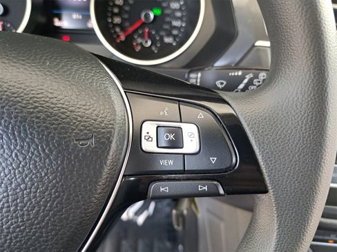 Used 2020 Volkswagen Tiguan S image 14