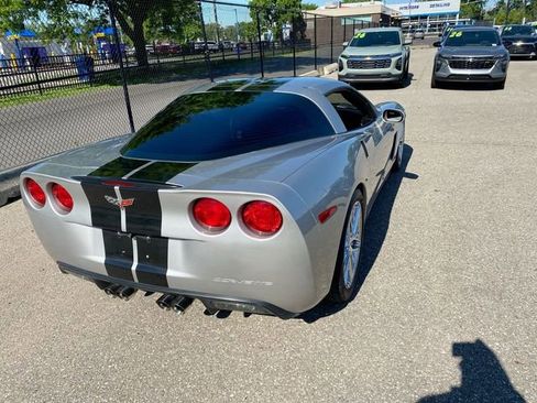 Used 2005 Chevrolet Corvette Coupe w/ Preferred Equipment Group RWD image 7
